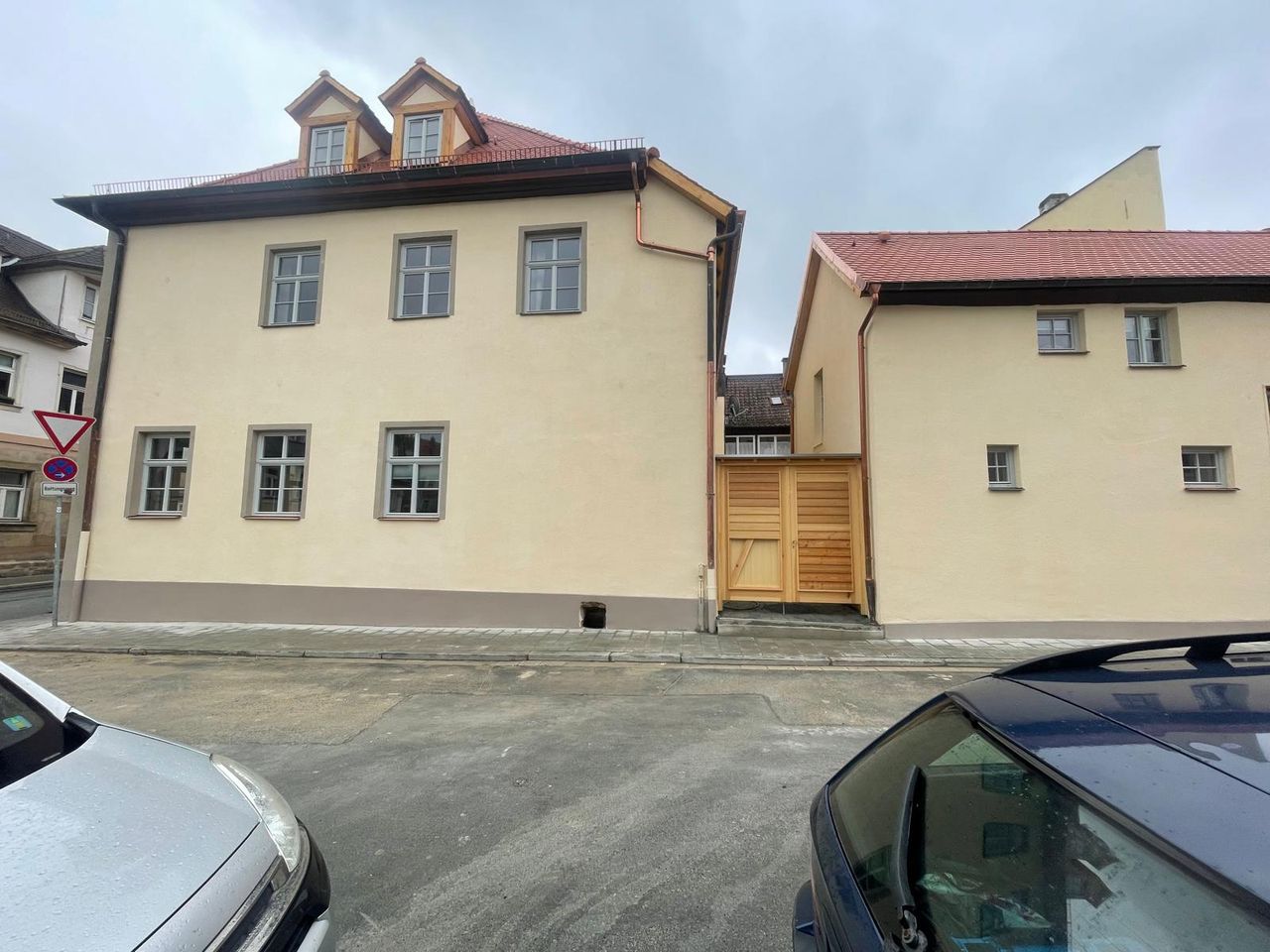 Historic horse stable house, contract with extension option, 2 floors, first occupancy, fully furnished, central, old town Erlangen, quiet Erlangen