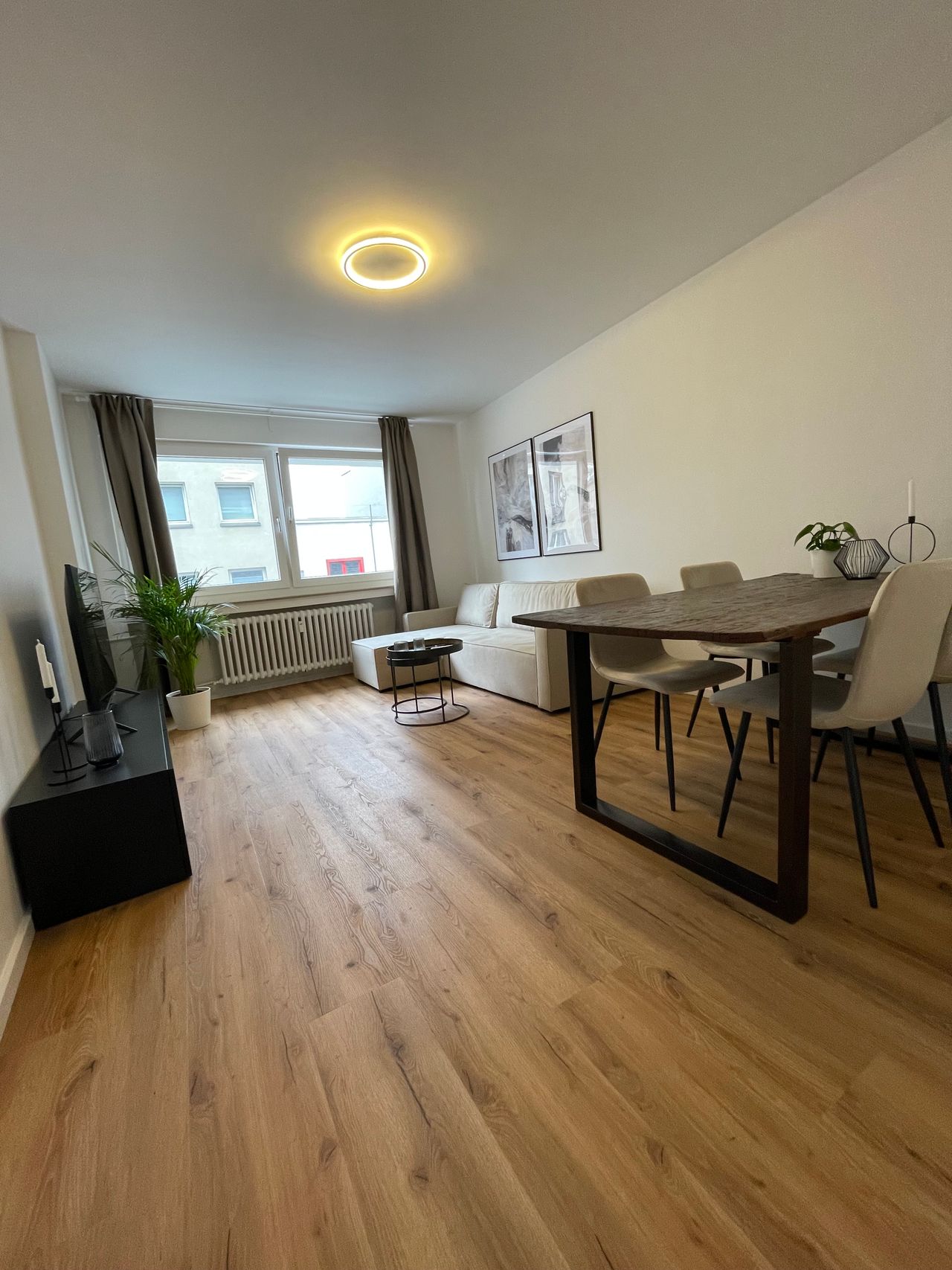 Stylish and light-flooded flat in the heart of Cologne's Severin district with balcony