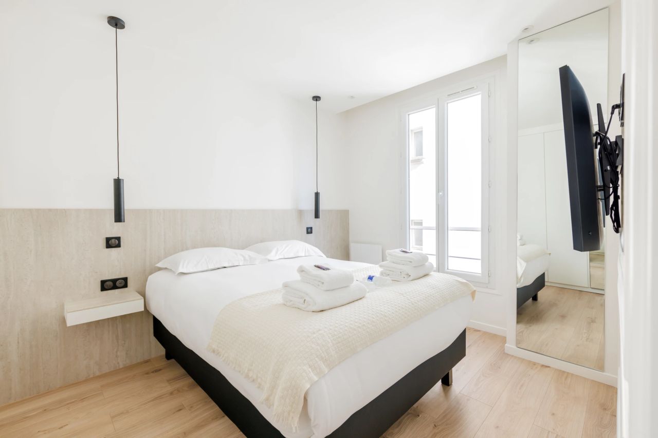 Vibrant Apartment in the 18th Arrondissement near Montmartre