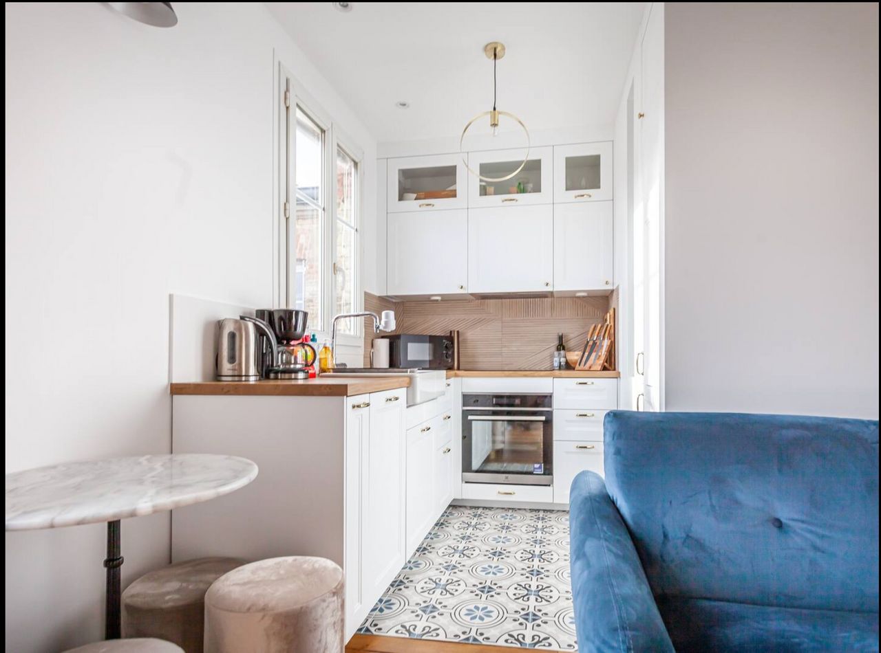 A rare gem! Typical Parisian style 1 living room & 1 bedroom in the heart of the 15th arrondissement