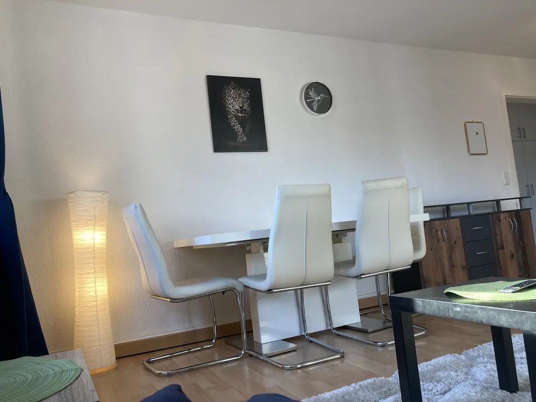 Furnished 3-room apartment with balcony, fitted kitchen and garage in Stuttgart