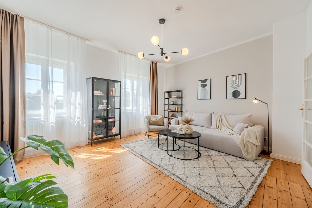 Elegant & spacious 3-rooms apartment in exclusive Zehlendorf