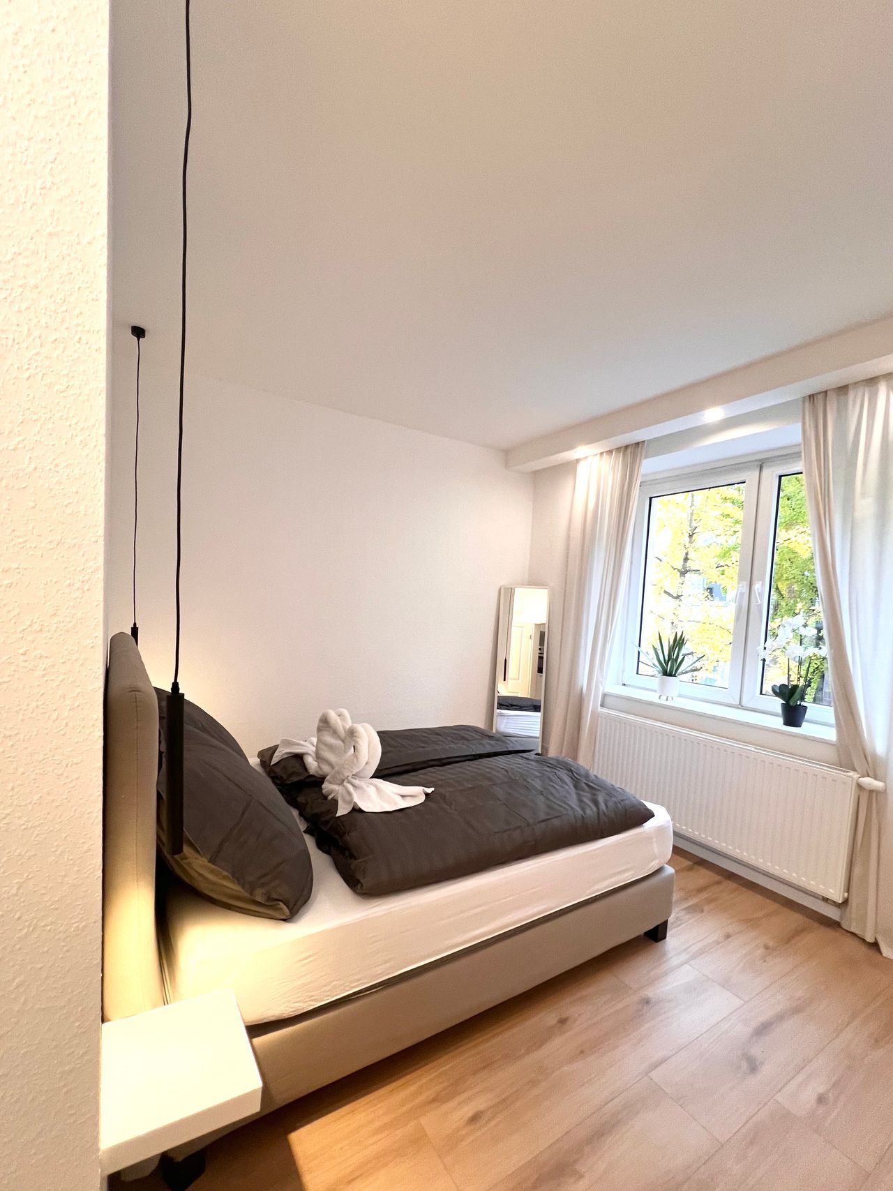 Central 3-room apt. next to park, restaurants and much more