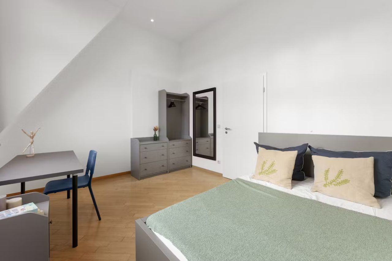 Lovely cozy room in Heerstraße with terrace in Berlin