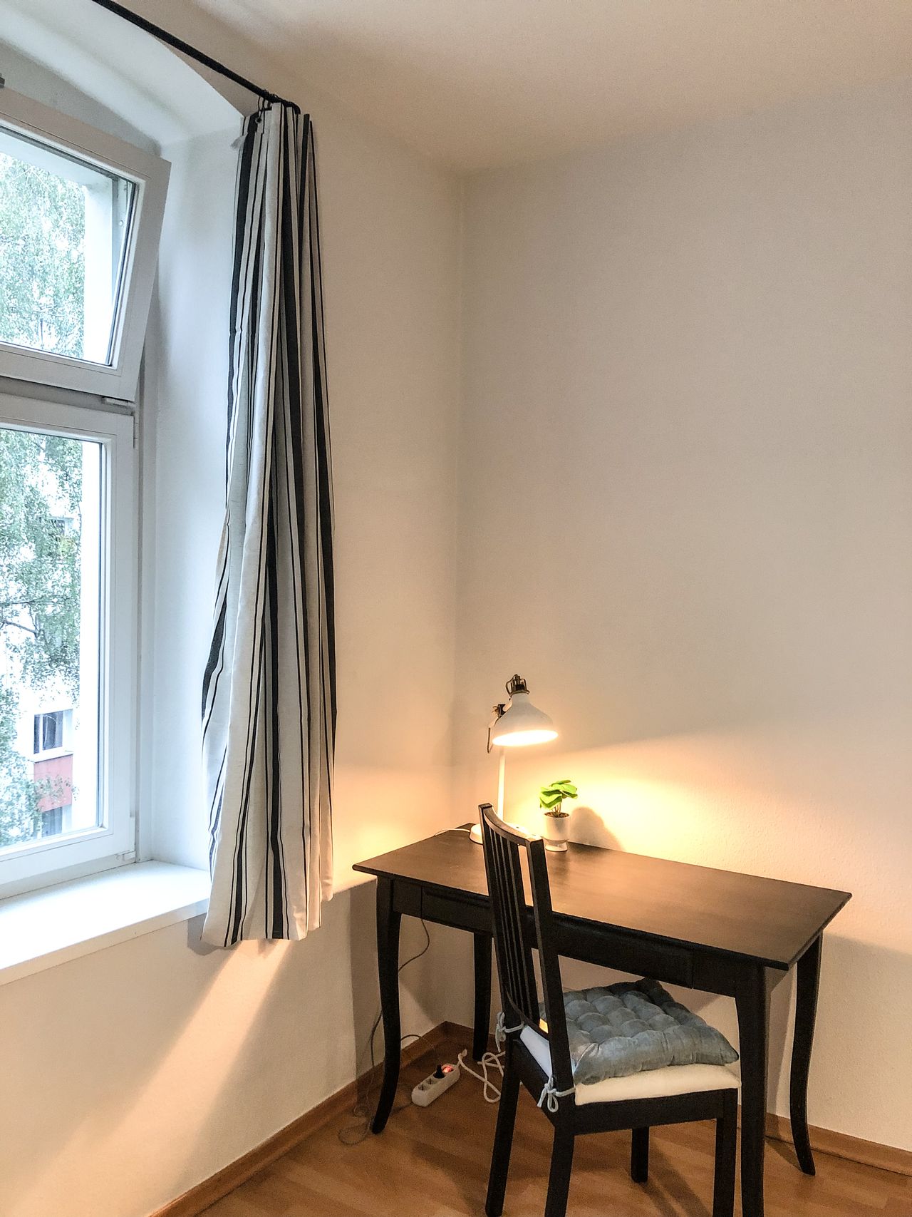 Pet-Friendly Apartment in Quiet Garden House, Rosenthaler Platz, Mitte – Central & Serene!