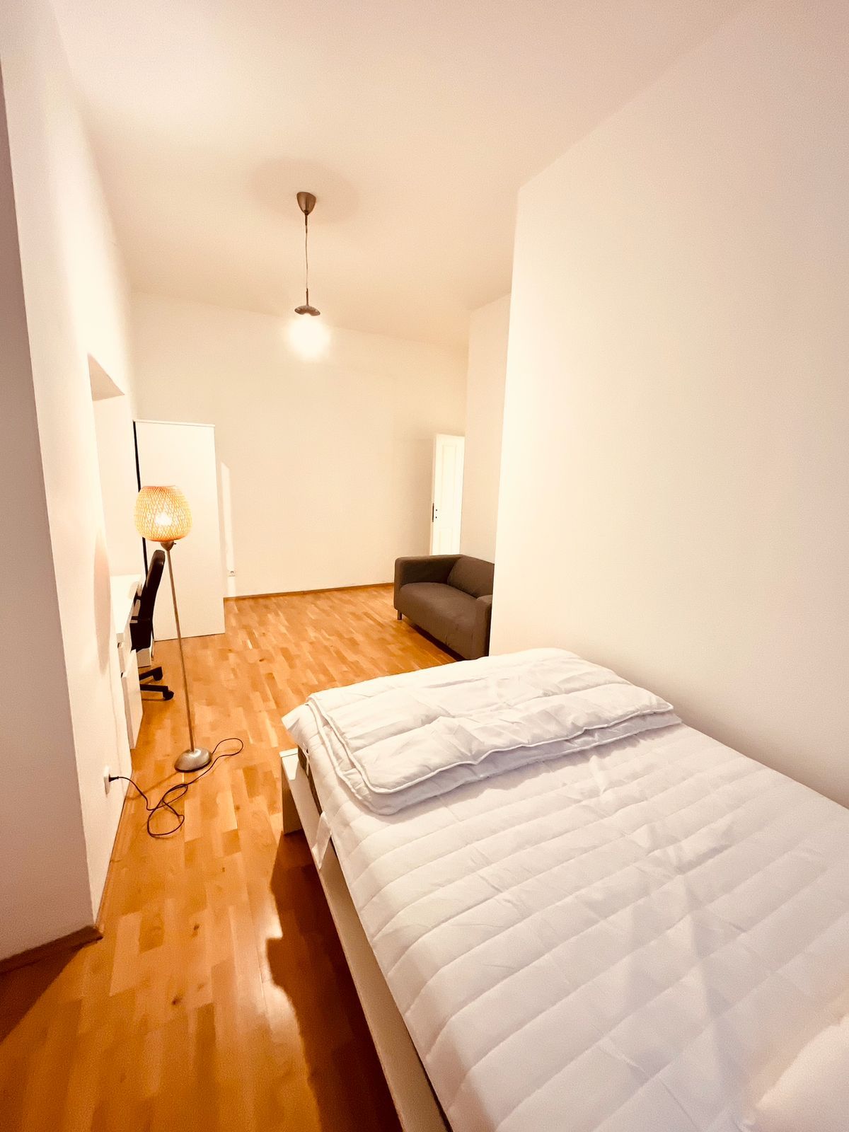Charming Fully Furnished Apartment in Vienna’s 8th District – All-Inclusive