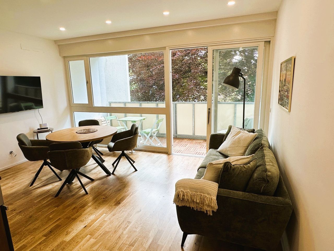 Flat with balcony and AC with garden view
