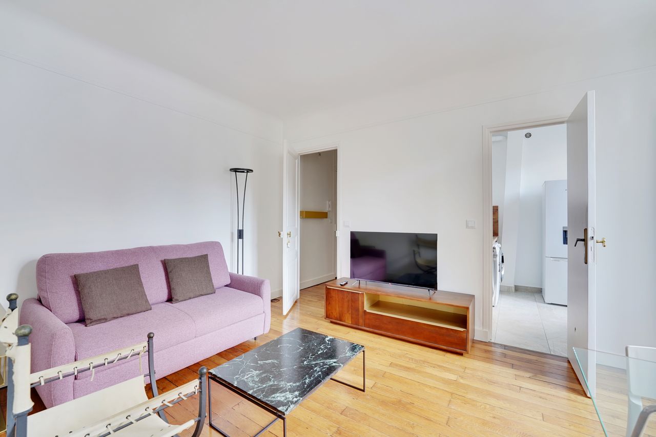 Fashionable and modern apartment in popular area