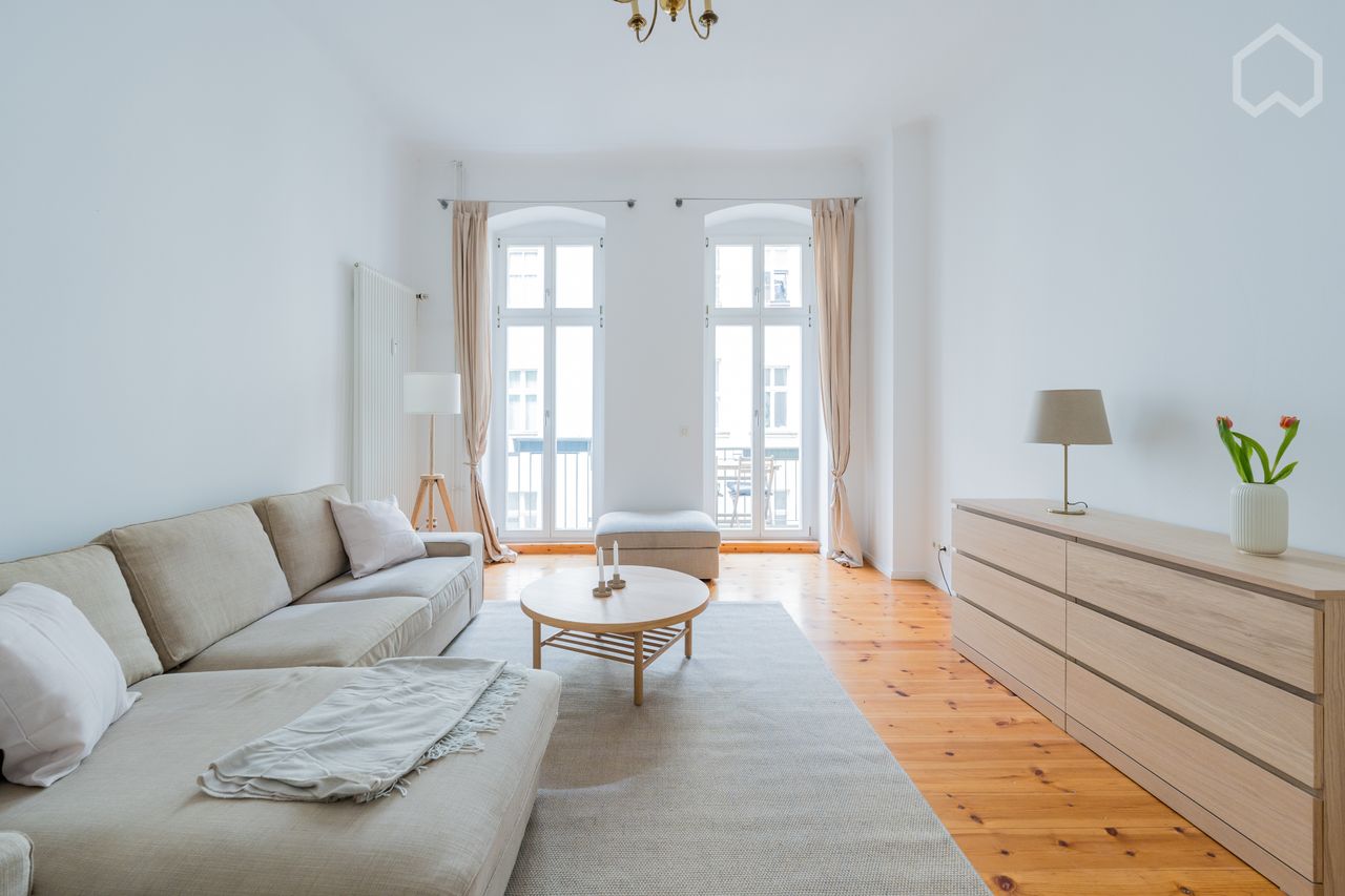 Charming Altbau duplex apartment in Friedrichshain