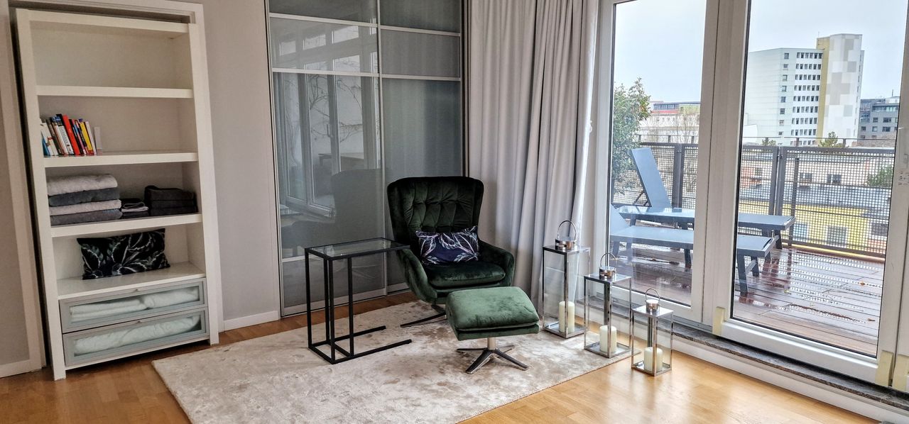 Gorgeous Penthouse in Berlin-Charlottenburg -- walk to embassies