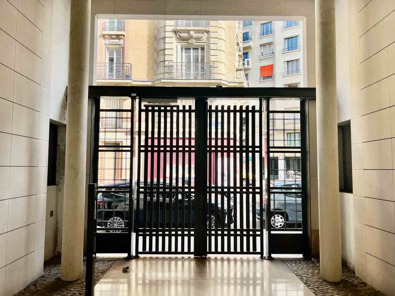 Modernized Apartment with Balcony in the 15th Arrondissement