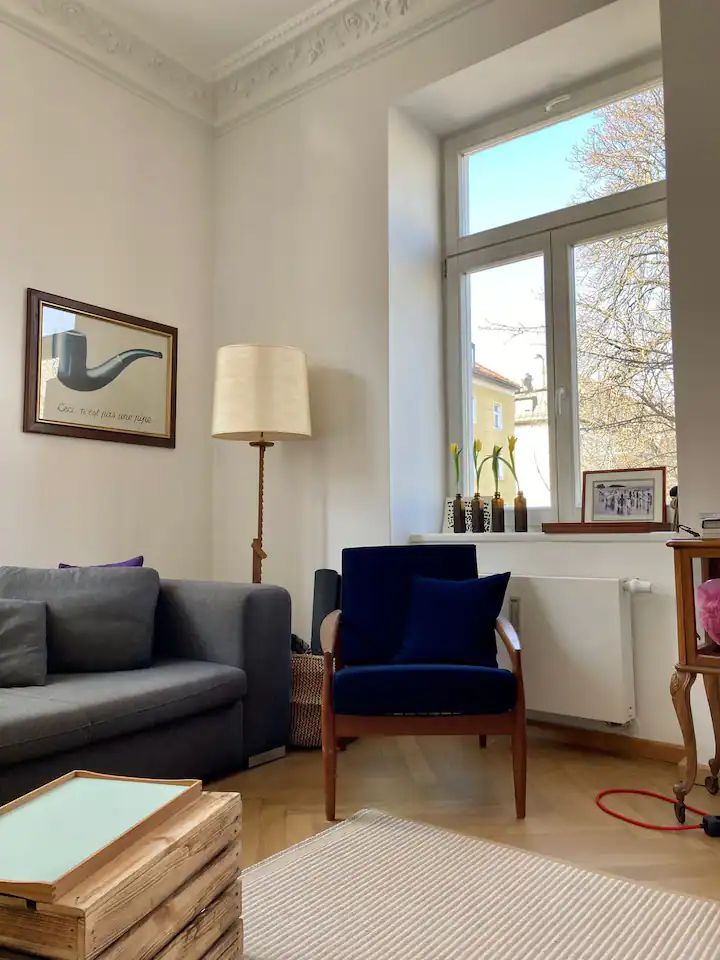 Sunny, Feel-good apartment with open kitchen and big living room in Munich Westend