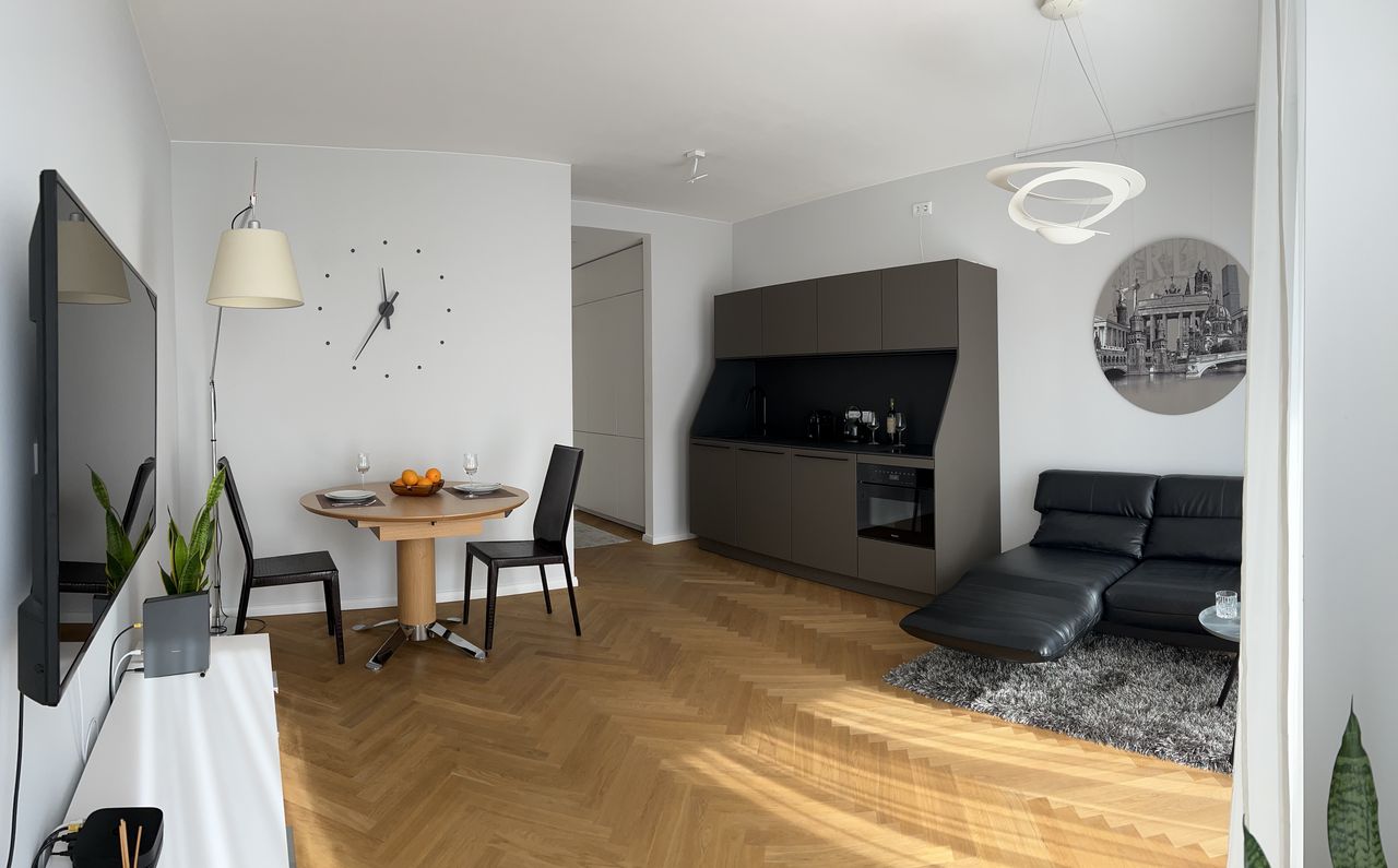 Representative 2-room apartment | Underground PARKING as OPTION | at Pedestrian zone Wilmersdorfer Str.