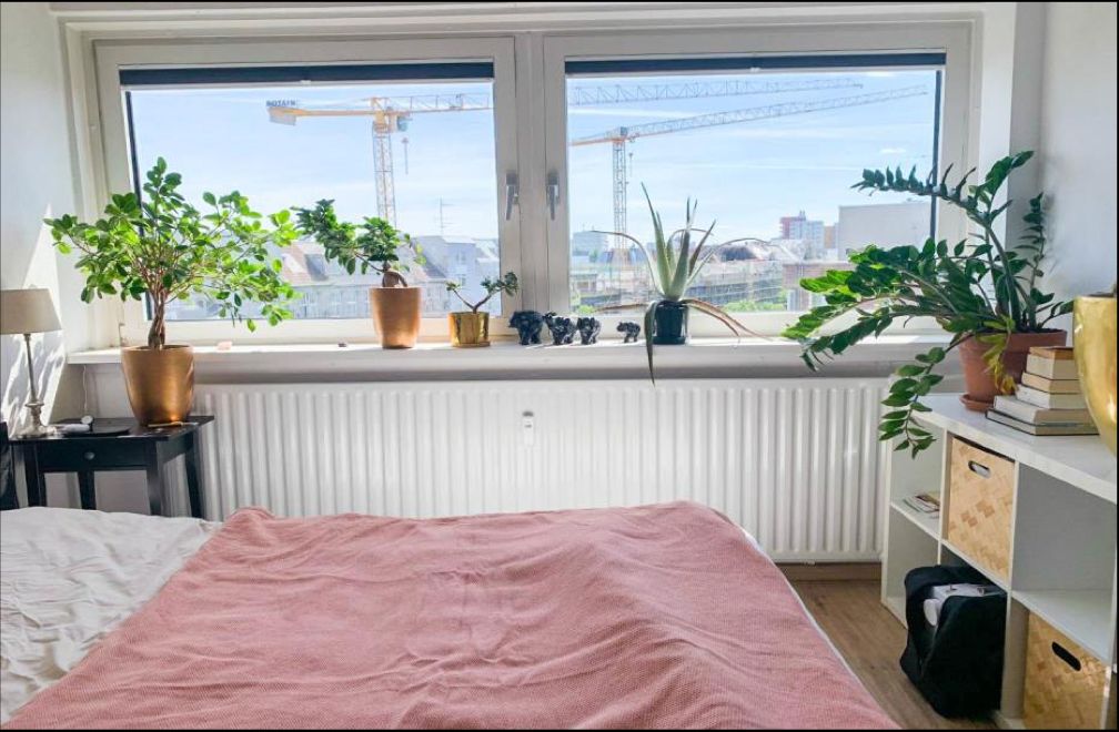 Bright 2-room apartment with balcony next to Berlin Gallery