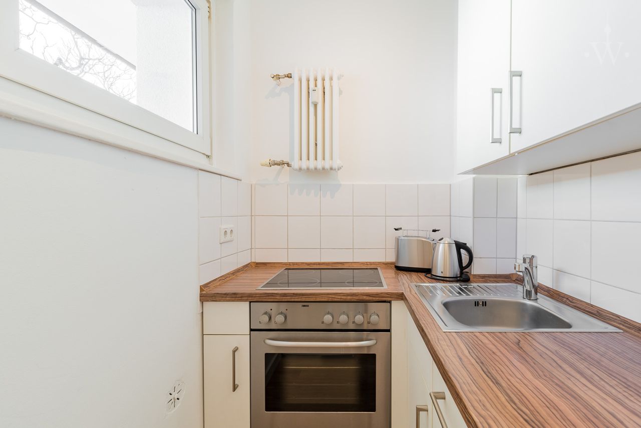 Furnished 1-room flat in a prime Berlin residential area
