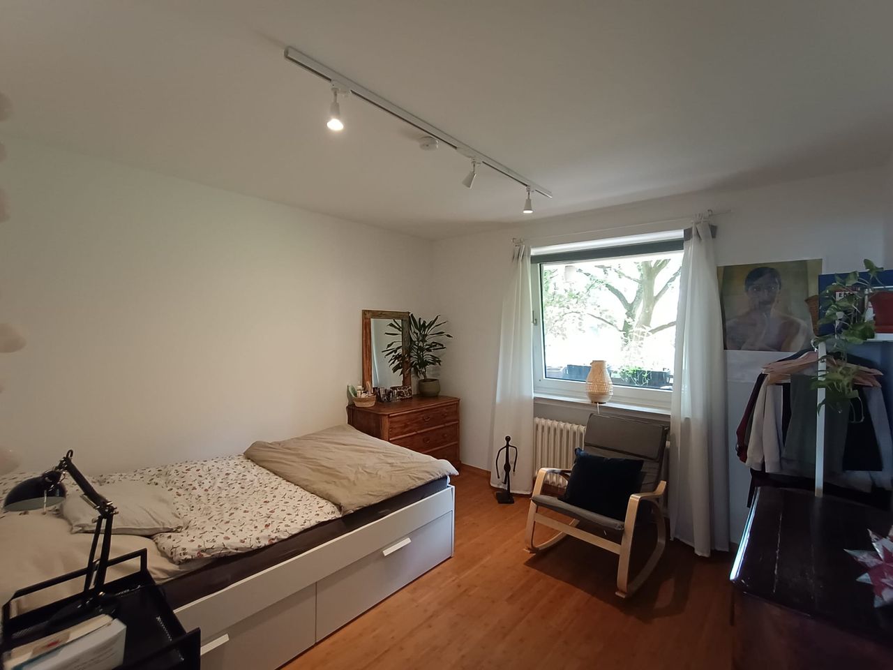 Furnished 2 bedroom apartment with balcony in Cologne city center