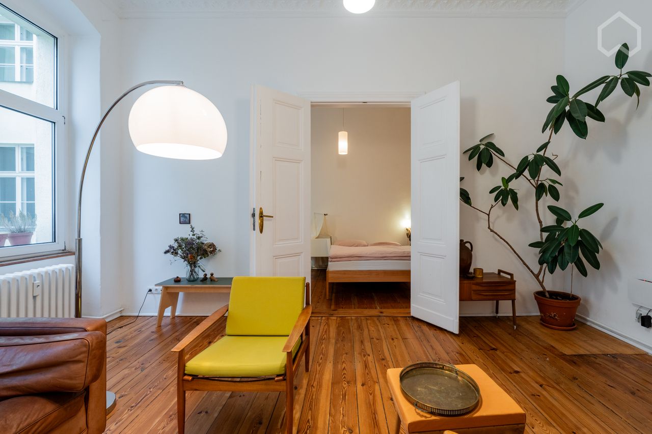 Cozy flat in Kreuzberg (available from mid June for 2,5 month)