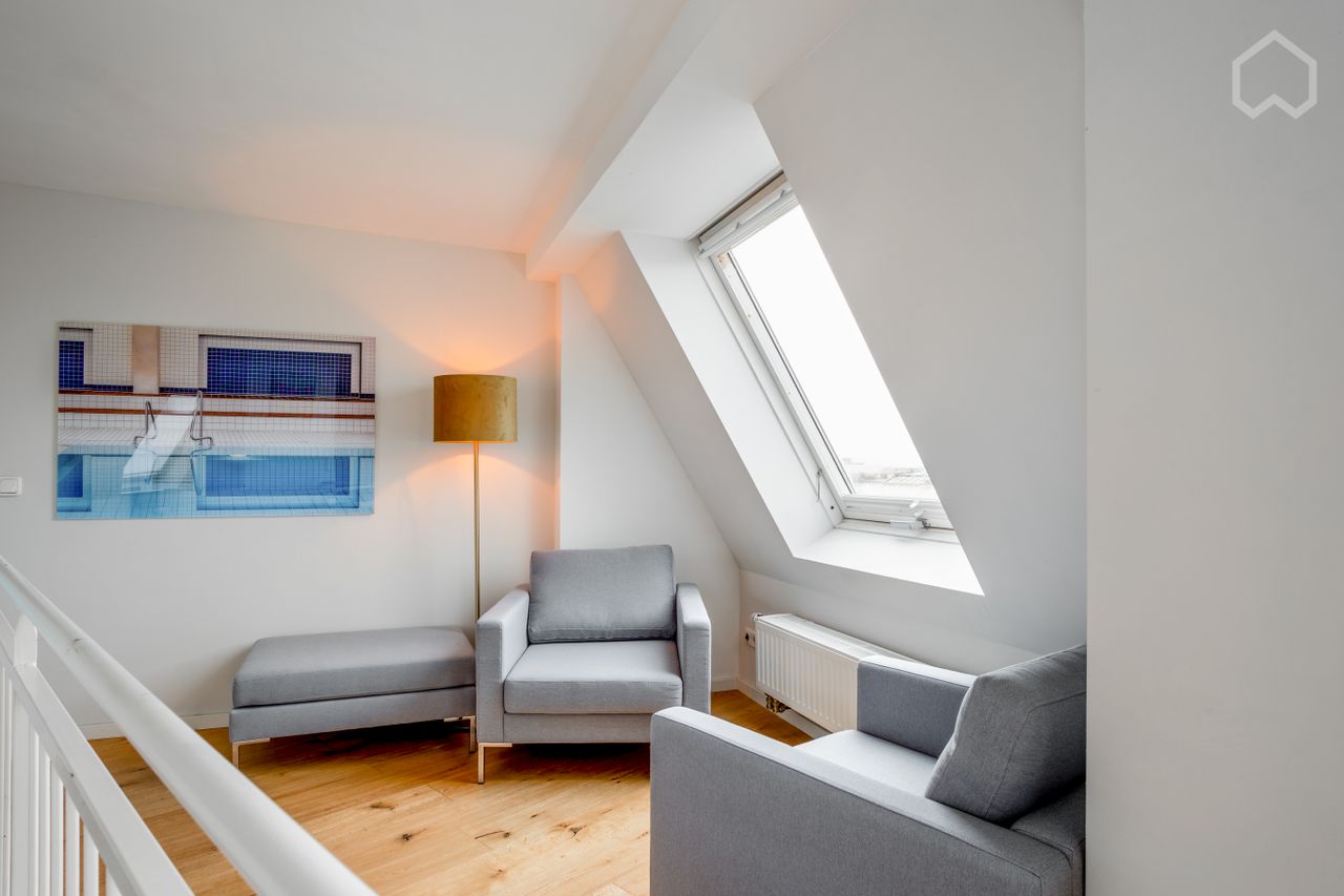 Large, private roof terrace with cathedral view! - Dreamlike maisonette apartment with 2 bedrooms in Cologne