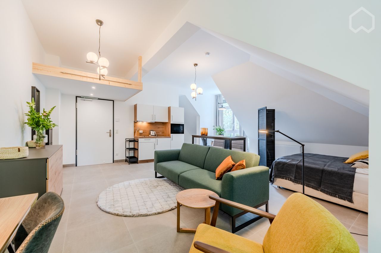 First occupancy fully furnished flat in Grunewald