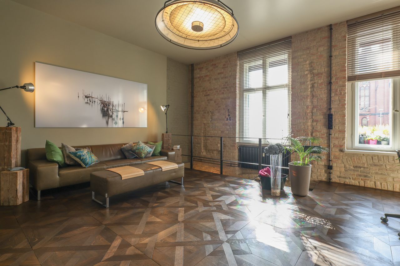Unique maisonette apartment with loft character in the trendy district of Schöneberg, 15 min from KaDeWe