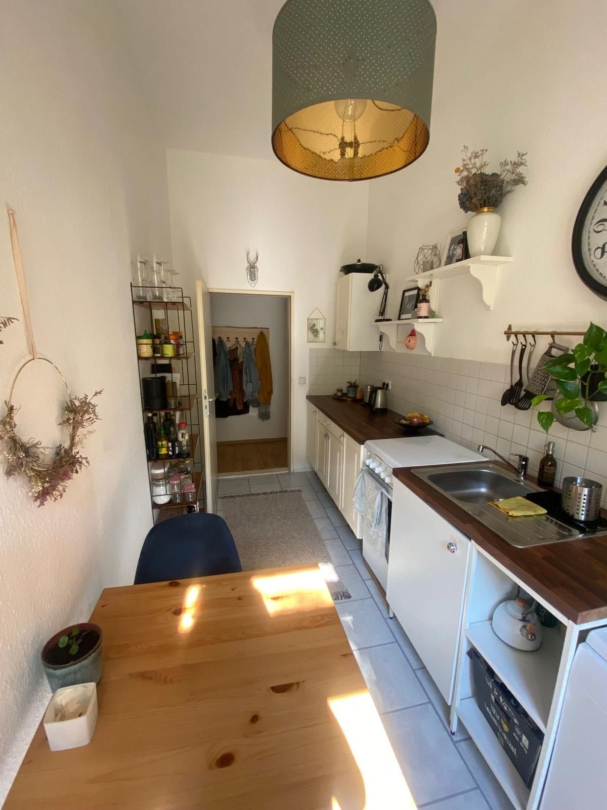 Beautiful 2-room apartment in an old building in Prenzlauer Berg Interim rental from January 2025 for at least 6 months