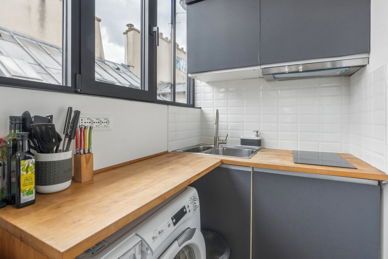 ID 328 -  bright and cozy 1 bedroom loft in the 3rd arrondissement