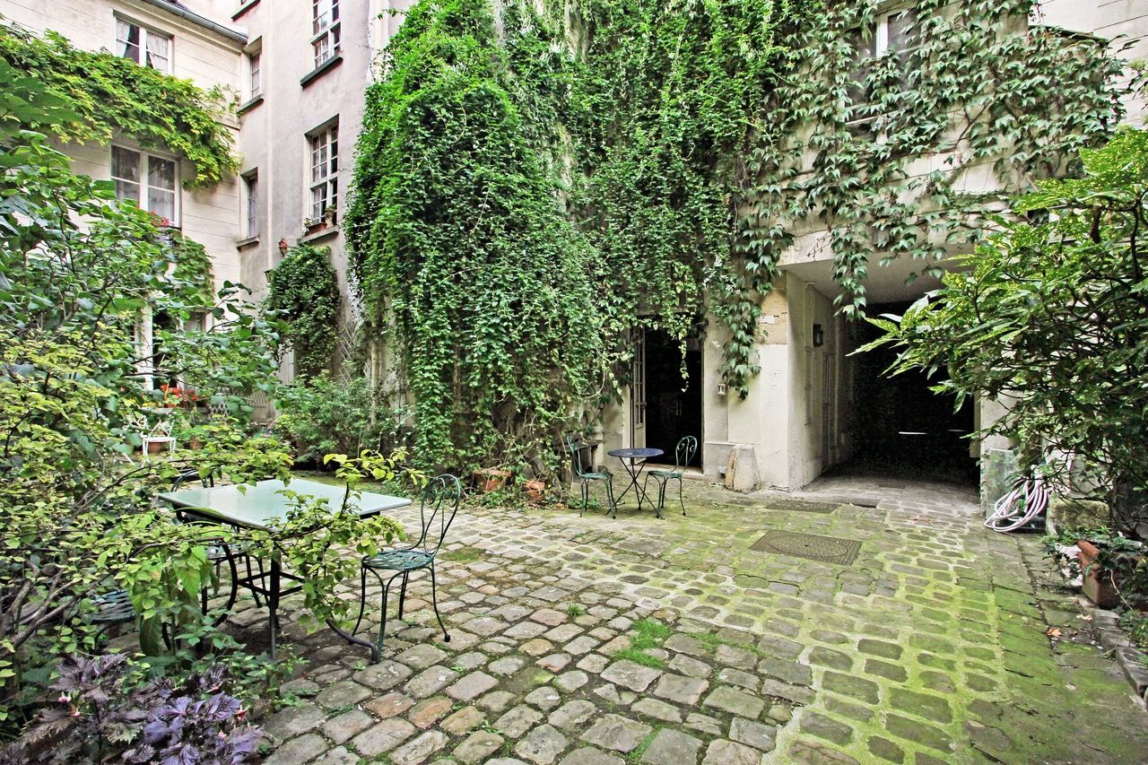 Authentic Duplex Loft in the Heart of Le Marais