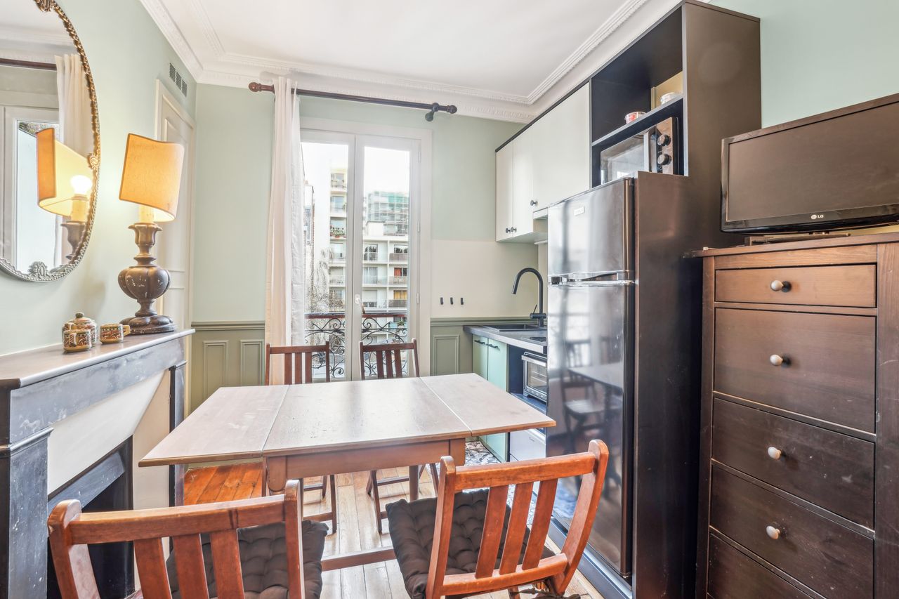 Elegant 1-Bedroom Apartment in Montmartre