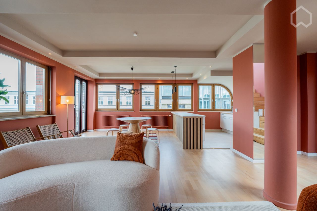 Stylish Penthouse with stunning Rooftop (Mitte)