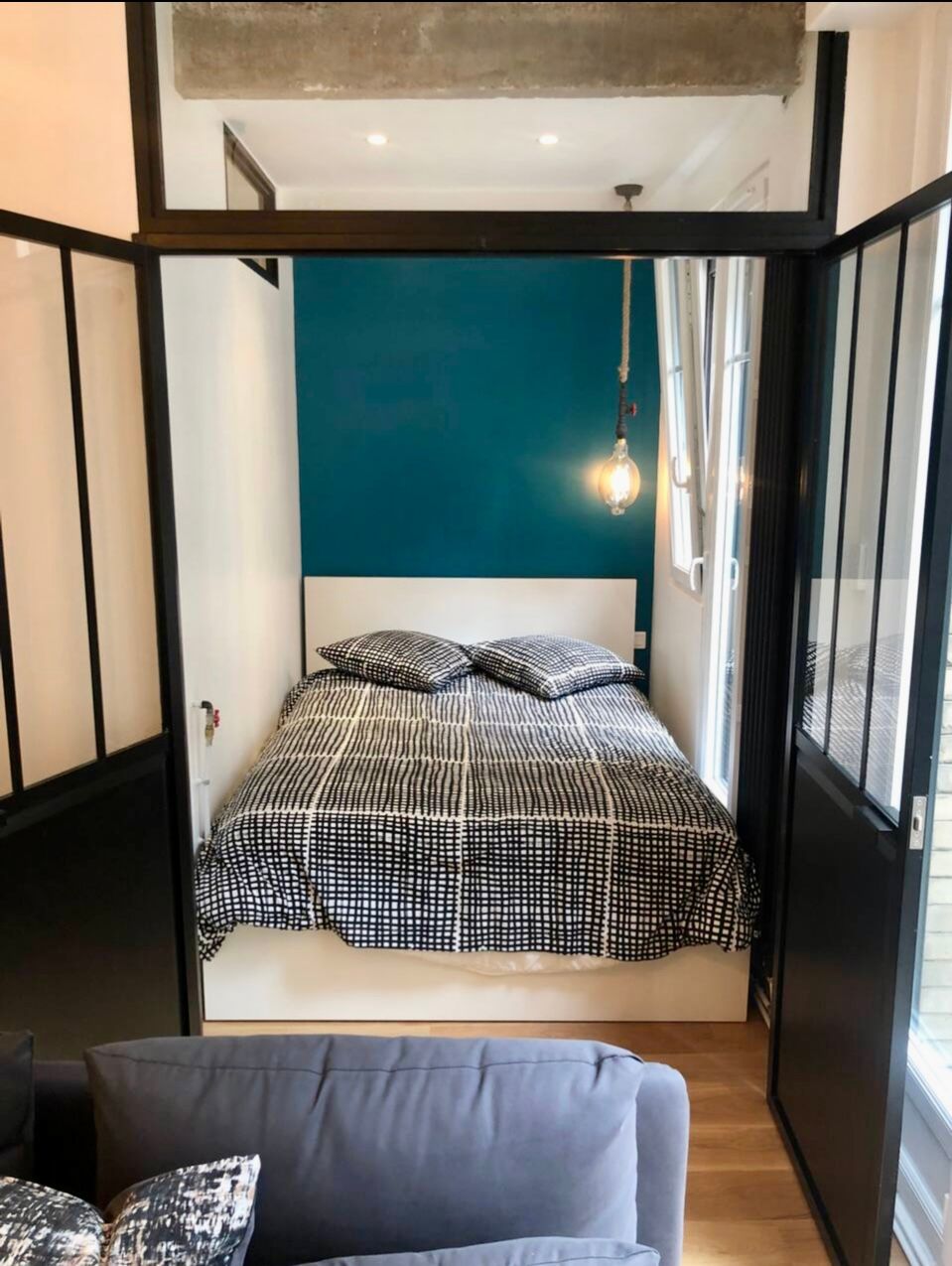 Bright apartment with separate bedroom,Near La Défense, 5 minutes from Porte Maillot metro station - Fast access to central Paris