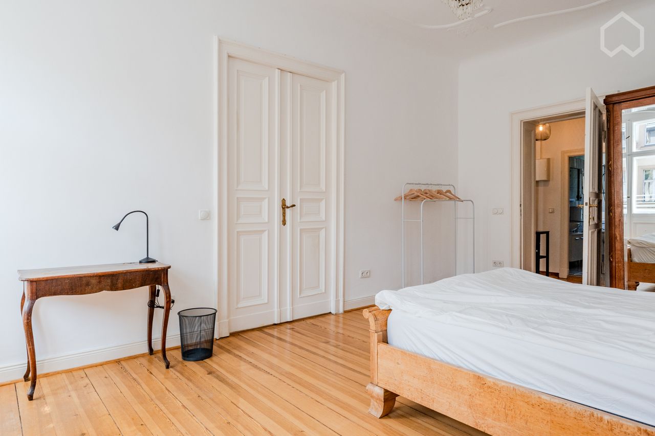 Elegant, spacious, bright 2-room apartment in Kreuzkölln