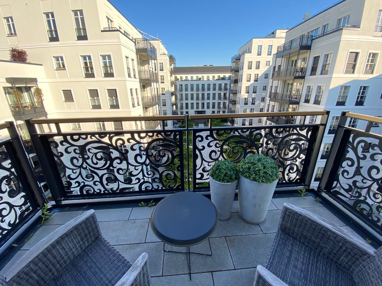 Lovingly furnished and charming penthouse in the heart of Düsseldorf