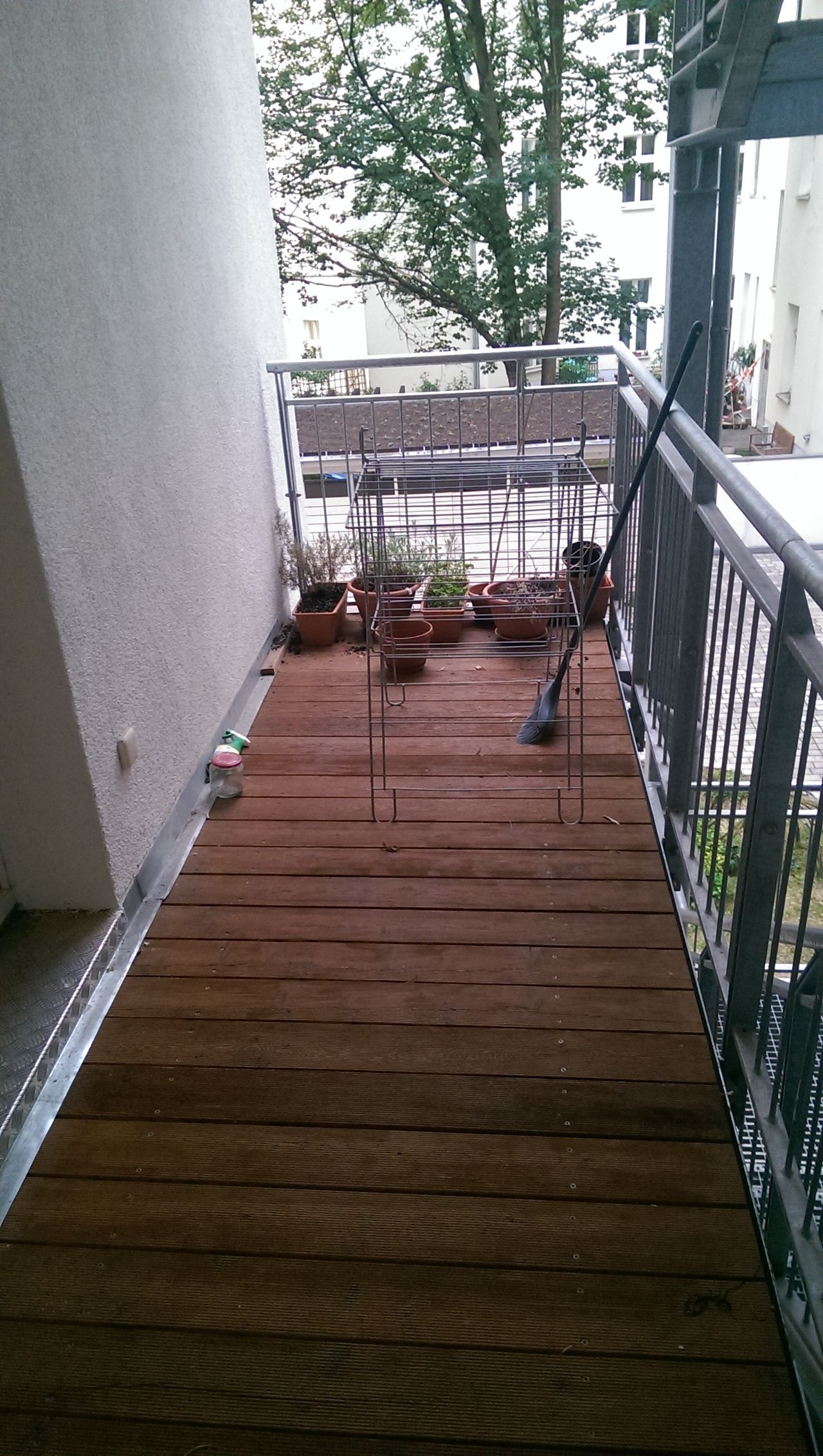 2-room apartment with balcony near RAW area