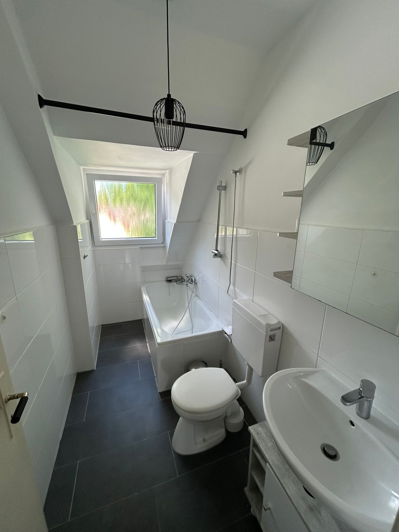 Stylish and fully furnished 52m² two Bedroom Appartment close to Phoenix Lake