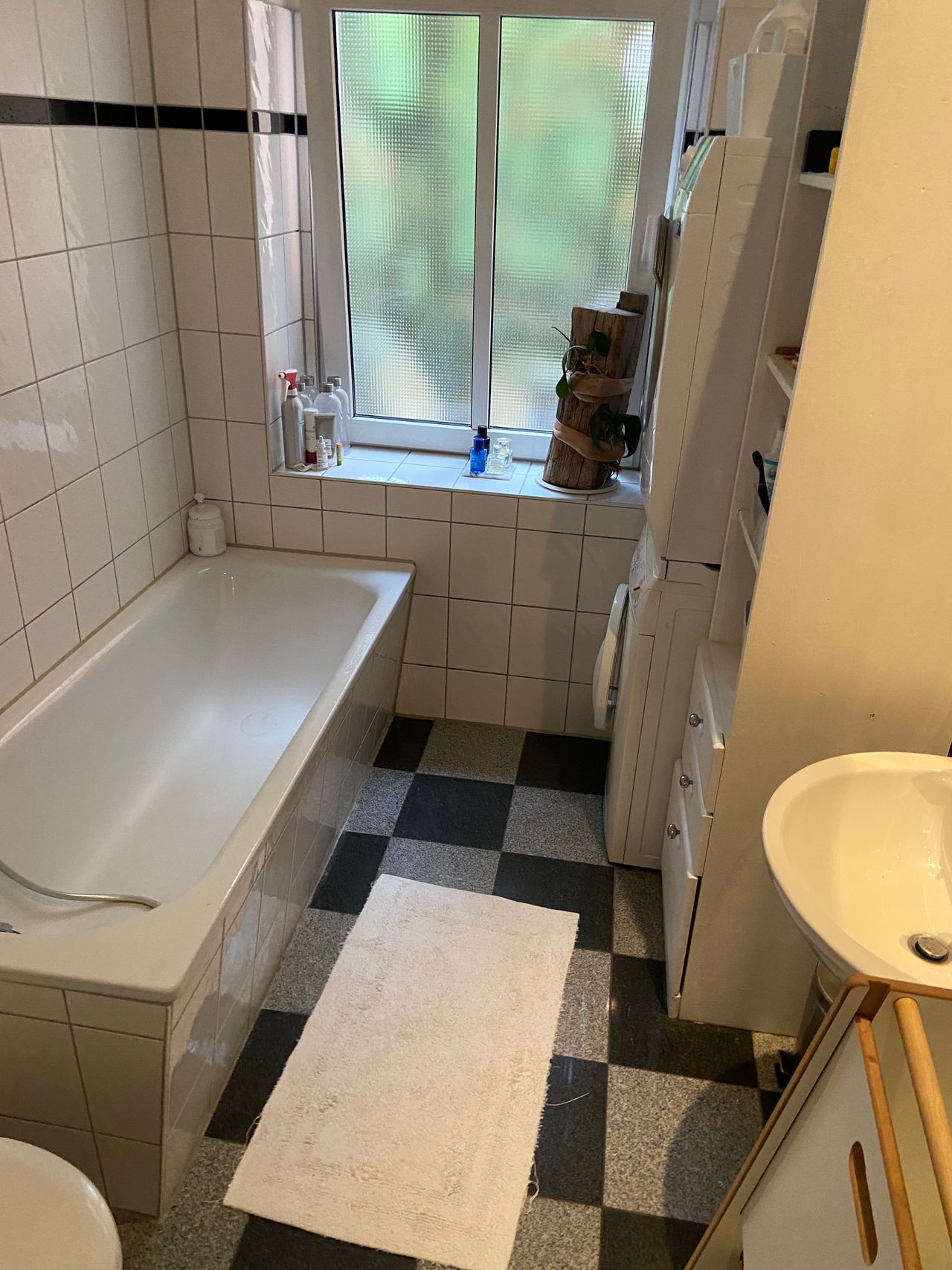 2 Bedroom + Balcony Apartment in Friedrichshain