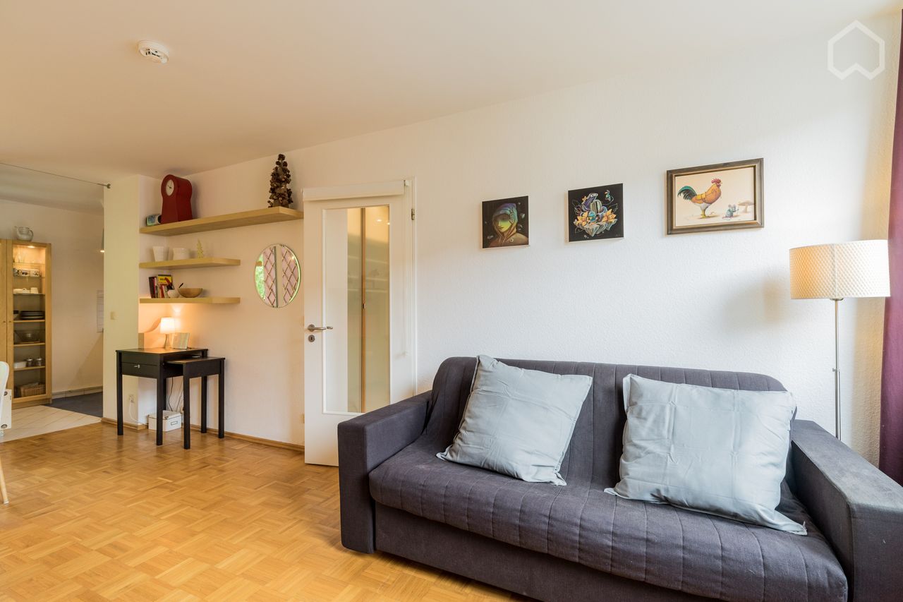 Beautifully furnished 2 - room apartment in central Berlin with a great terrace