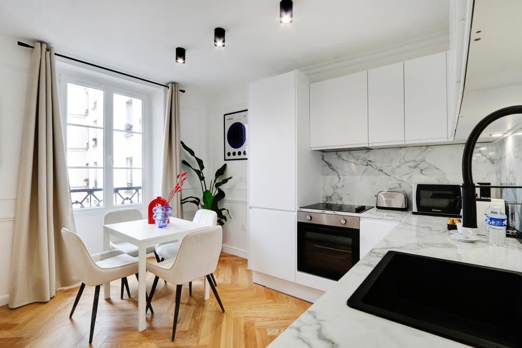 Charming, quiet flat - 1 separate bedroom - in the heart of the popular Marais district near Place des Vosges