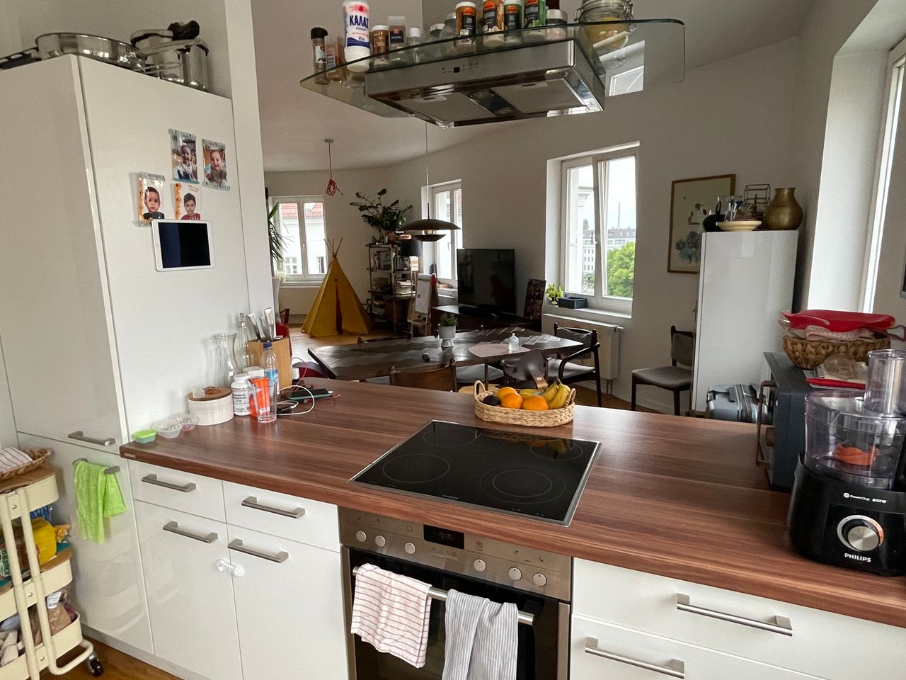 Spacious sunlit flat in Mitte with great views , Berlin