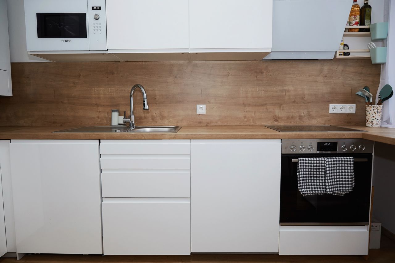 Stylish apartment, 3 minutes walk from subway, parking available!