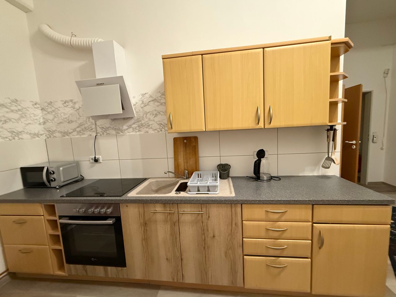 DSK apartment - Spacious 276 m² First-Floor Accommodation with Elevator – 6 Bedrooms, 5 Bathrooms, 3 Kitchens