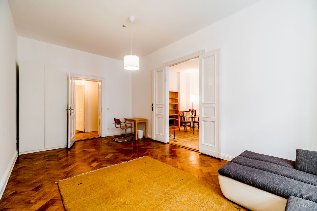 Only from now to 31.of Jan: Spacious & beautiful flat in Chorinerstr., best area in berlin, close to Kollwitzplatz