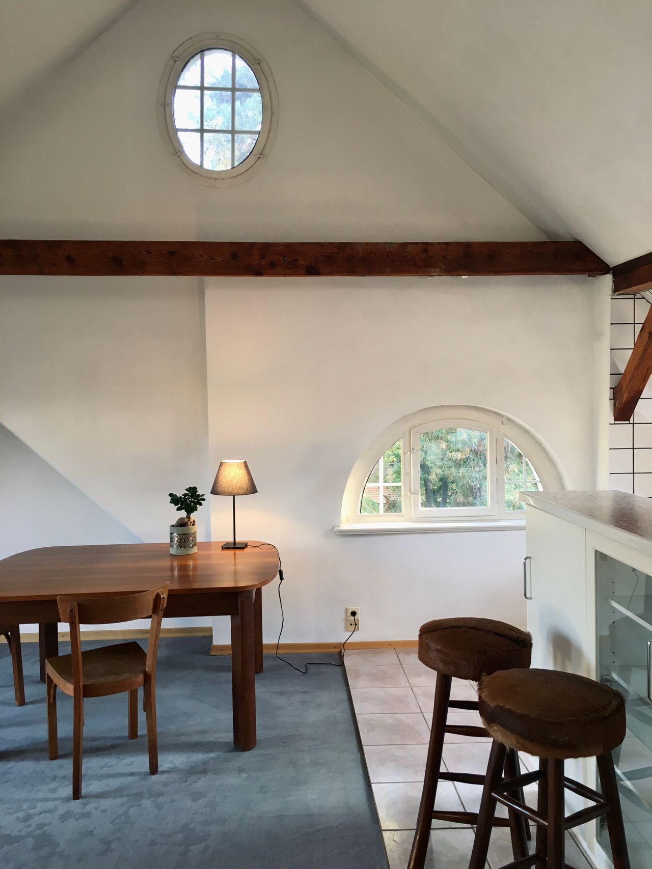 bright & spacious attic flat in turn of the century villa close to S-Bahn station Wannsee (Berlin) - very fast into the city and to Potsdam