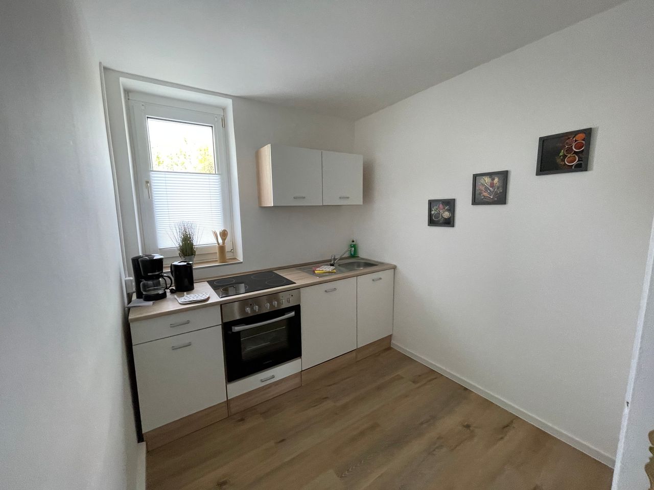 Fully Furnished 2-Room Apartment Next to Leipzig Trade Fair with Parking