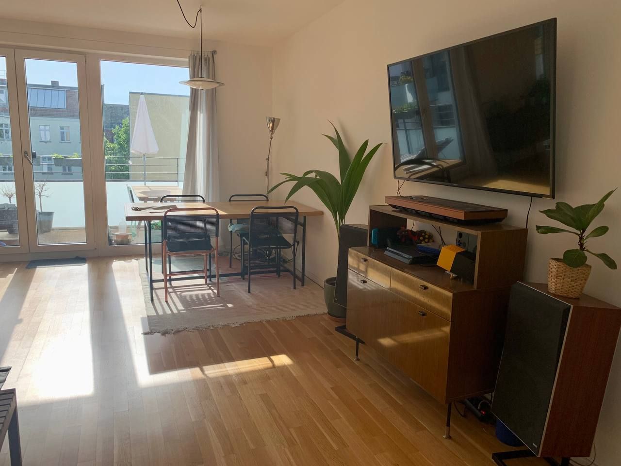 Modern, sunny & quiet 3-room apartment in Friedrichshain