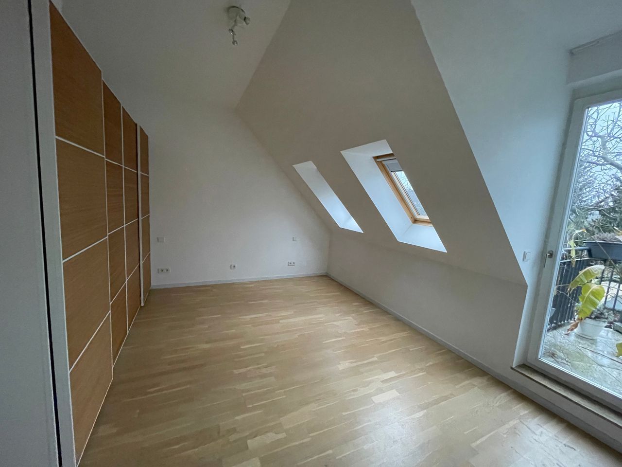 Stylish Furnished 3-Room Penthouse in Berlin-Pankow