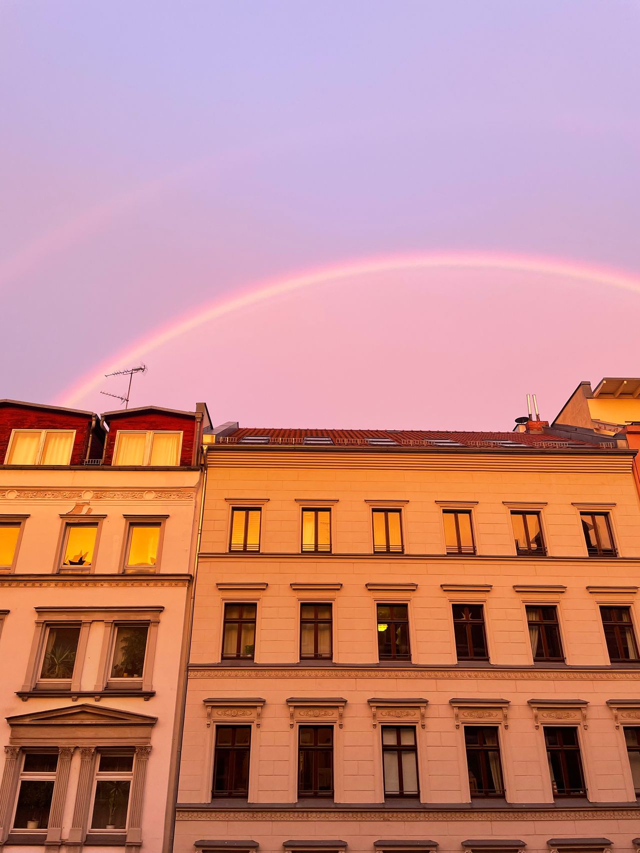 Prime Berlin Mitte / Prenzlauer Berg 3-Room Flat: High-End Living in Top Neighborhood