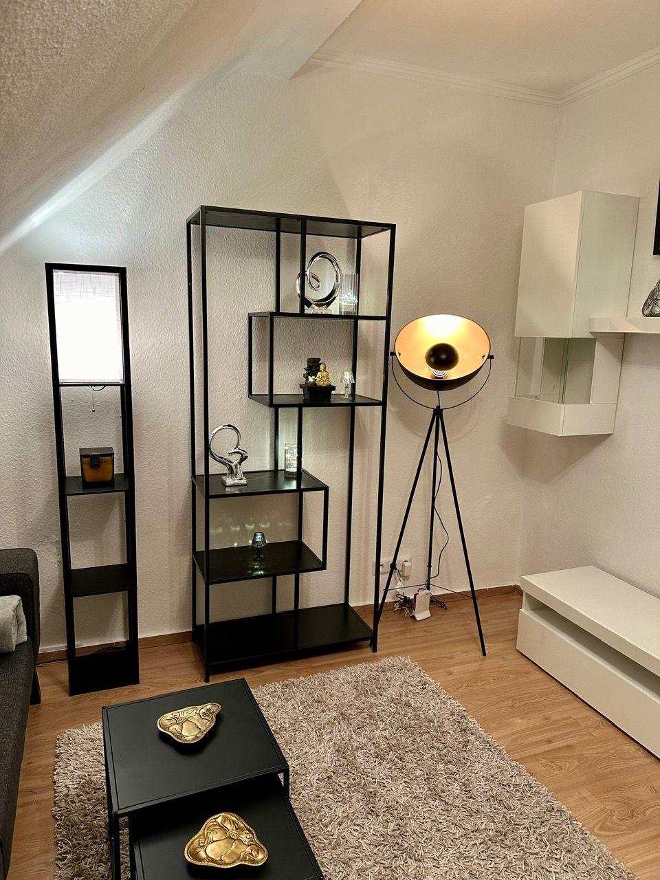Stylish Modern 2-Bedroom Apartment in Cologne-Junkersdorf - Centrally Located