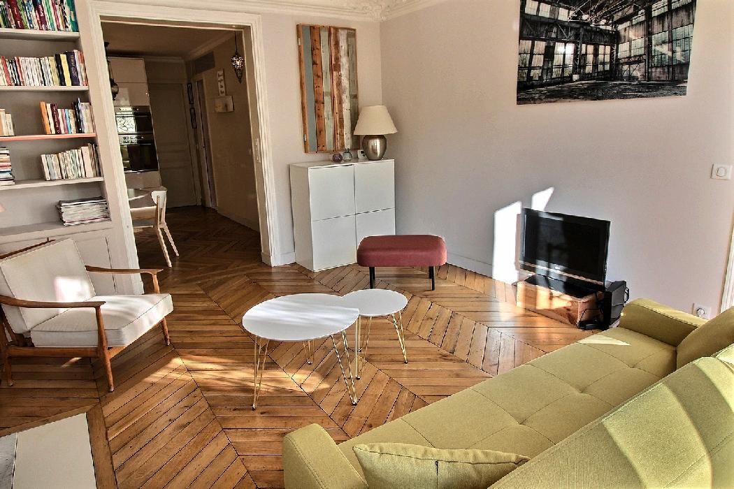 Haussmanian two bedroom flat - perfect for a flat share