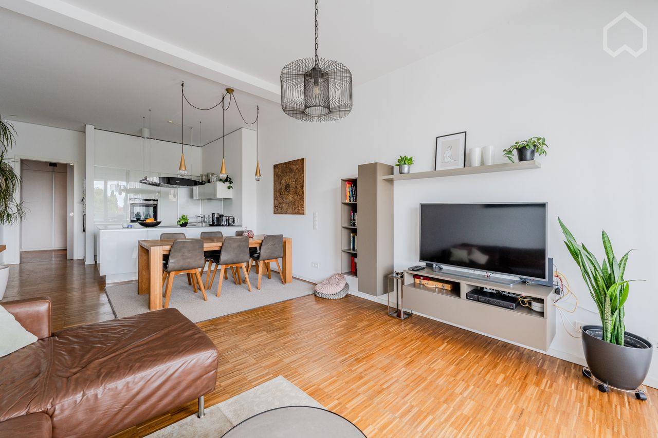 Spacious Furnished 4-Room Apartment in the Popular Neighborhood of Friedrichshain - Kreuzberg