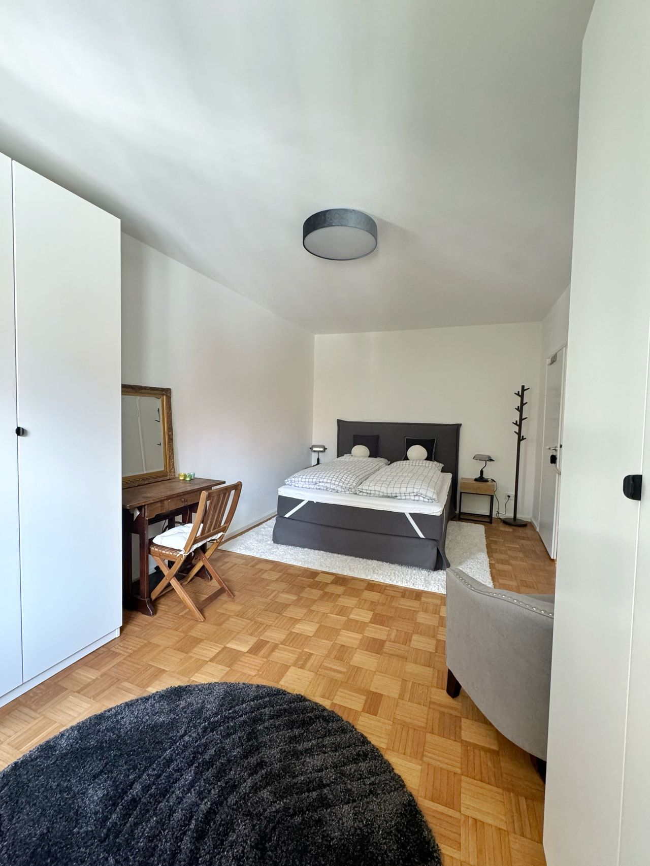 Gorgeous located & fully renovated + furnished apartment  in Munich